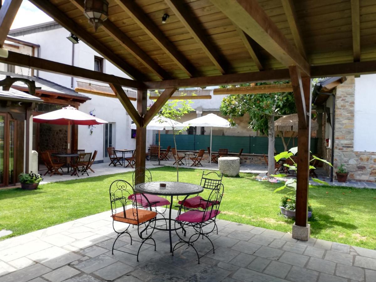 Albergue La Medina De Camponaraya ภายนอก รูปภาพ