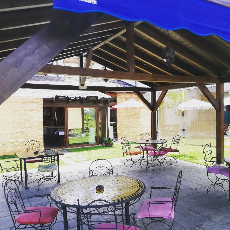 Albergue La Medina De Camponaraya ภายนอก รูปภาพ