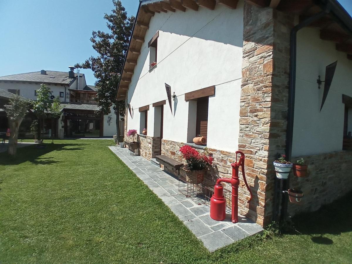 Albergue La Medina De Camponaraya ภายนอก รูปภาพ