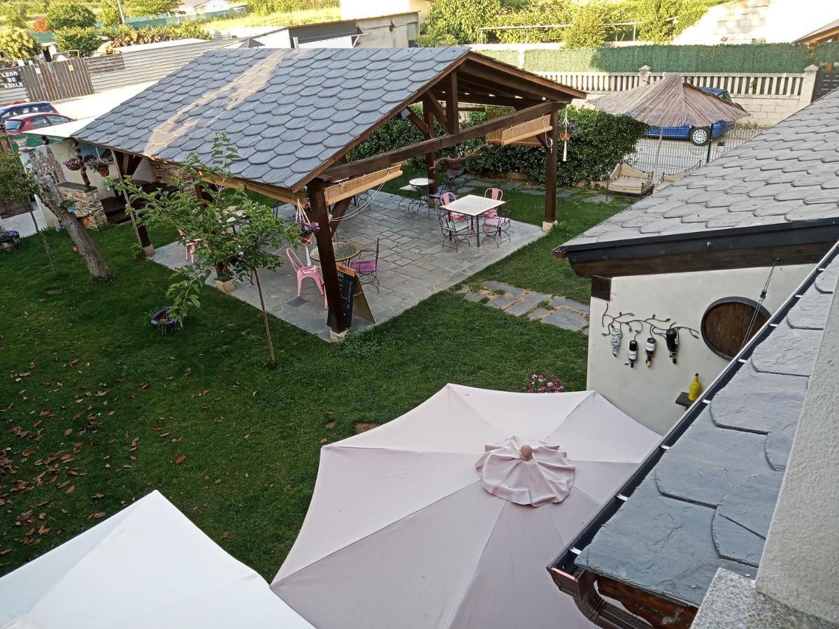 Albergue La Medina De Camponaraya ภายนอก รูปภาพ